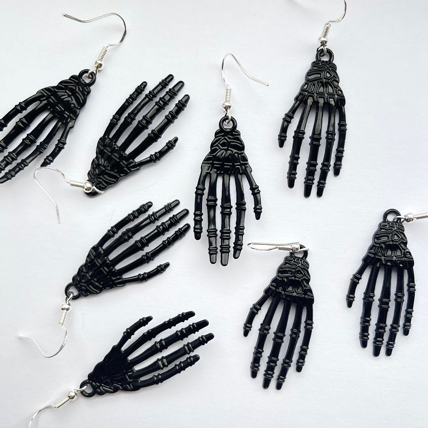 Pendientes de mano de esqueleto