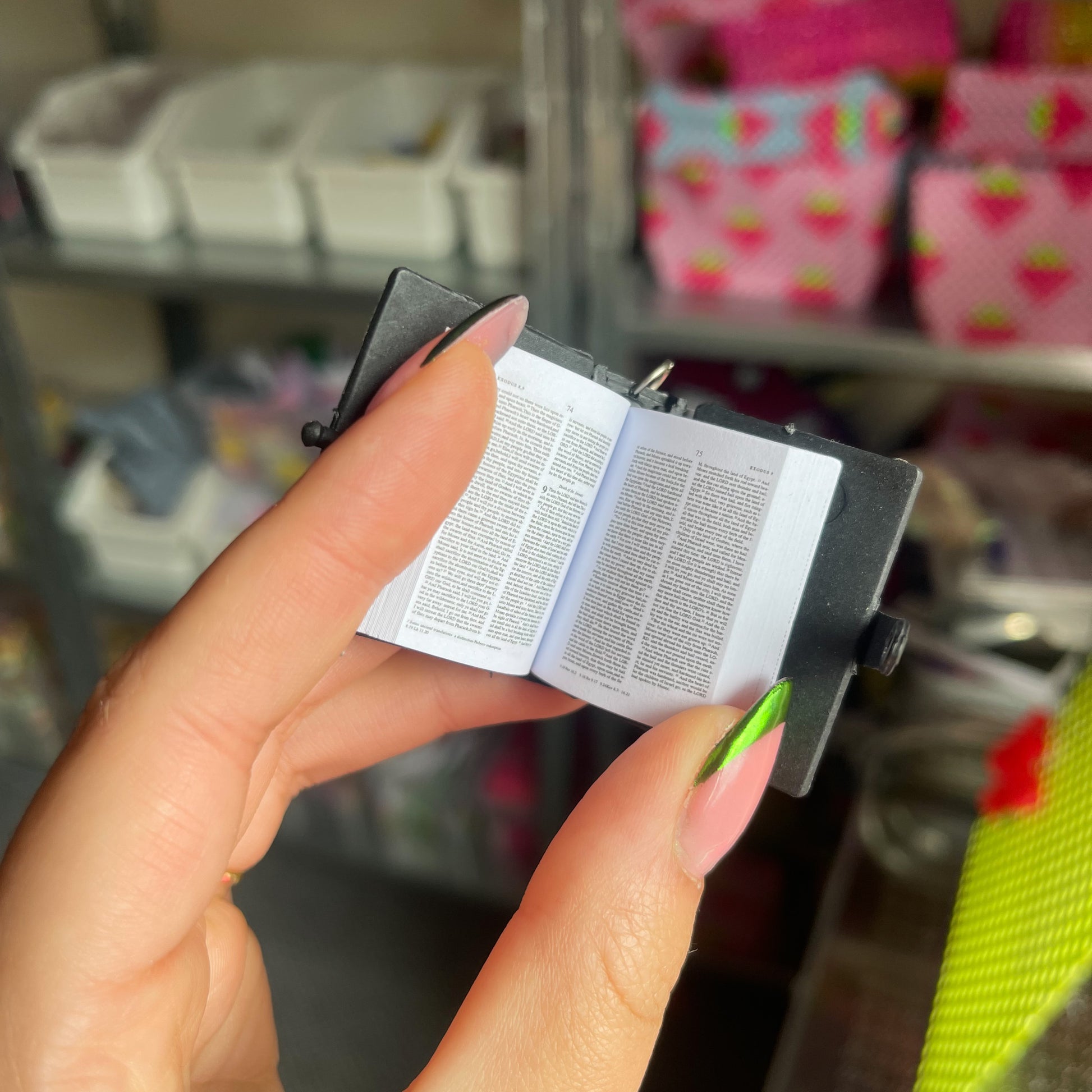 Bible Earrings - Cuteryko
