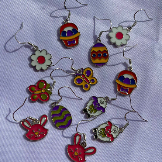 Lindos mini aretes de Pascua